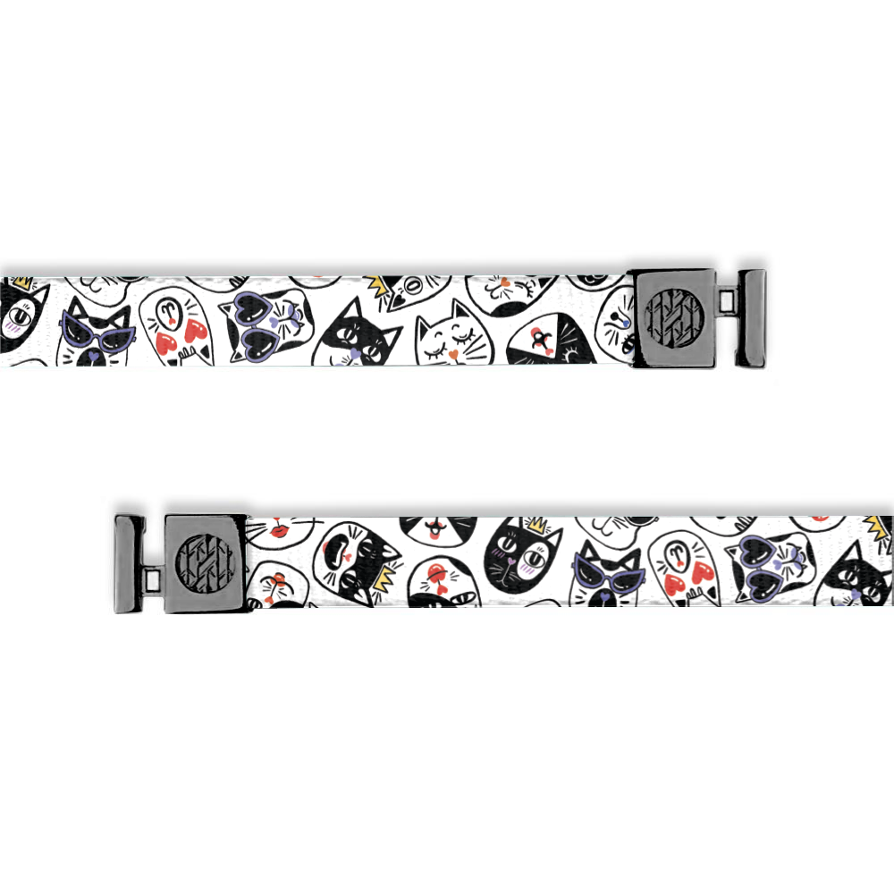 Flat design string. White background with various black cats all over. Some with heart eyes, some with crowns on their heads. Inside reads "Stay Fabulous" and the aglets are black. 
