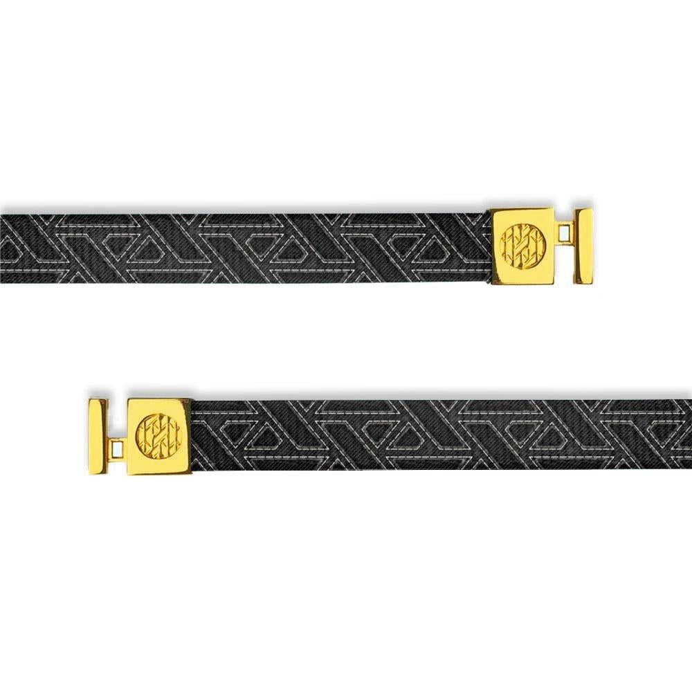 Only compatible with ZOX hoodies. Black and white abstract design. Has gold aglets.